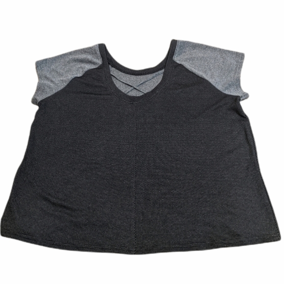 Champion Short Sleeve Cutout Back Size Medium Boxy Tee Shirt - Picture 2 of 6